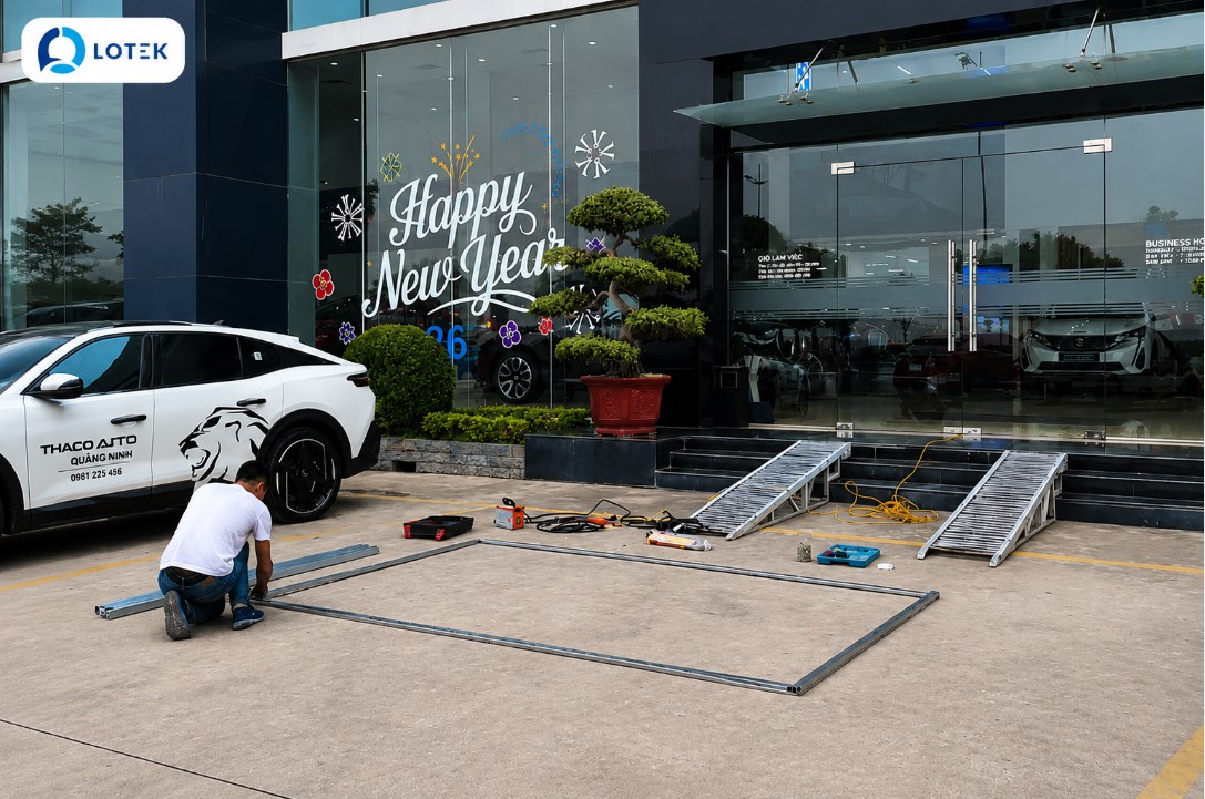 Lắp đặt màn hình LED P2 indoor Thaco Auto Quảng Ninh 1